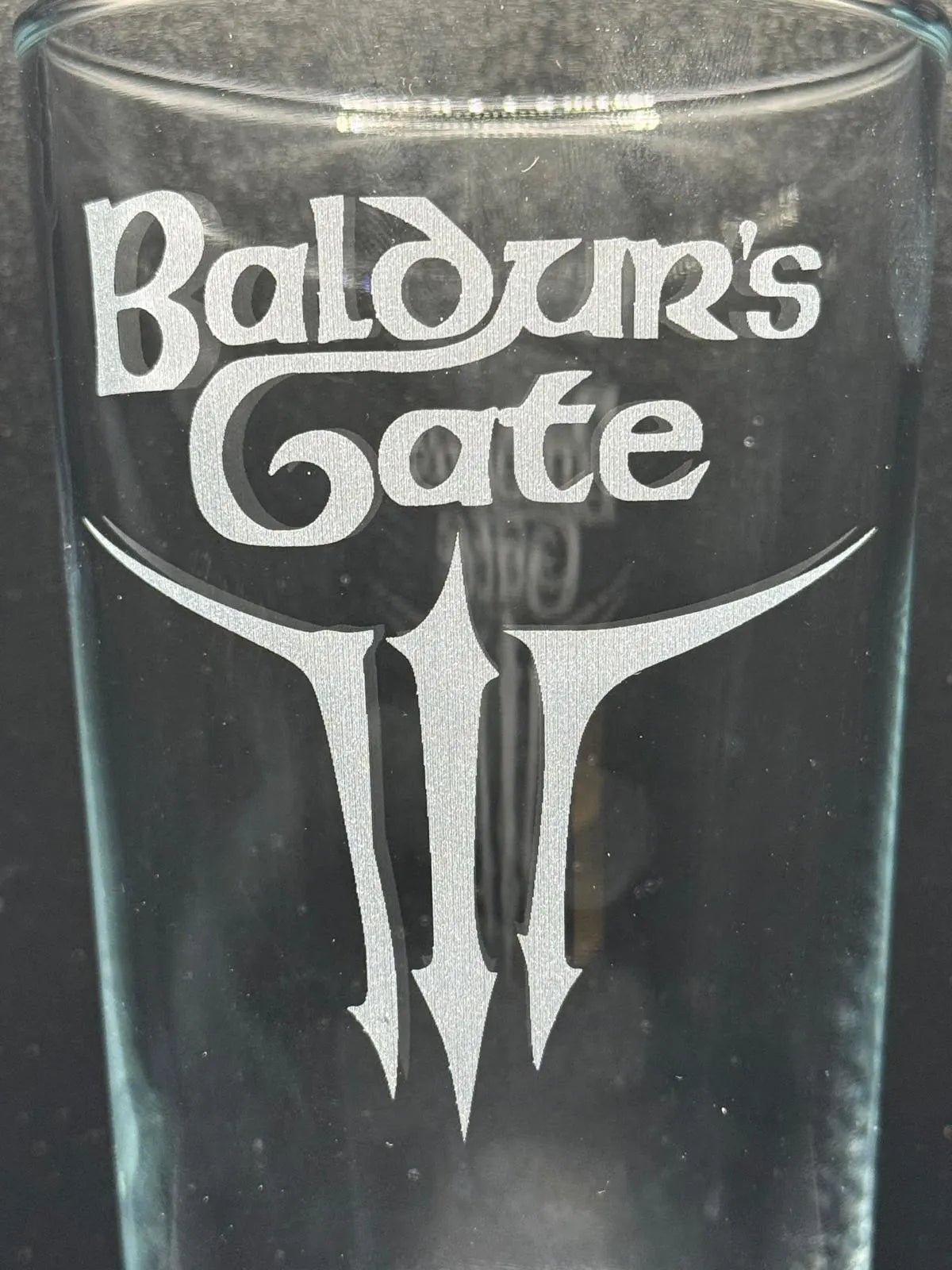 Baldurs Gate 3 - Engraved Pint Glass