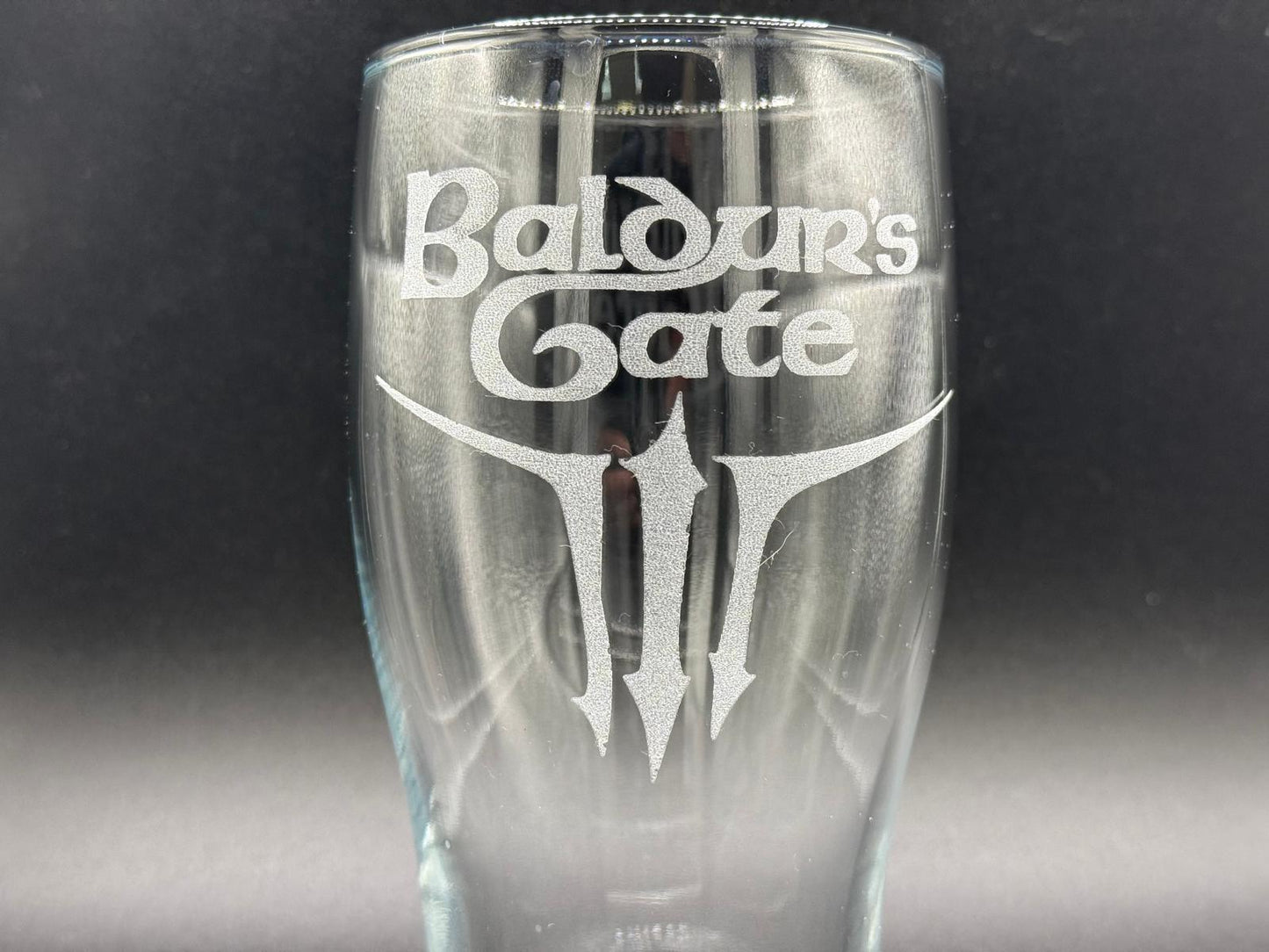 Baldurs Gate 3 - Engraved Pint Glass