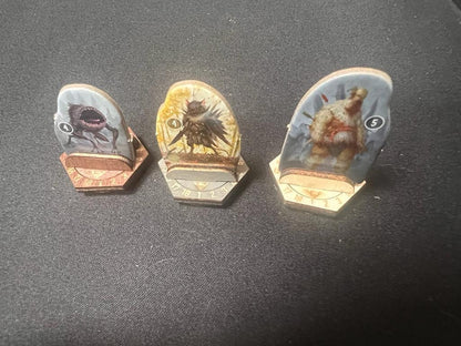 Gloomhaven - Frosthaven - Jaws of the Lion Monster Stand with health dial