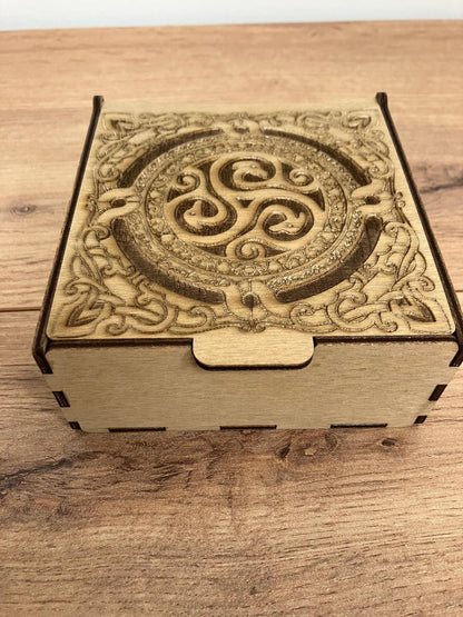 Little Wooden Box with integrated wooden hinge