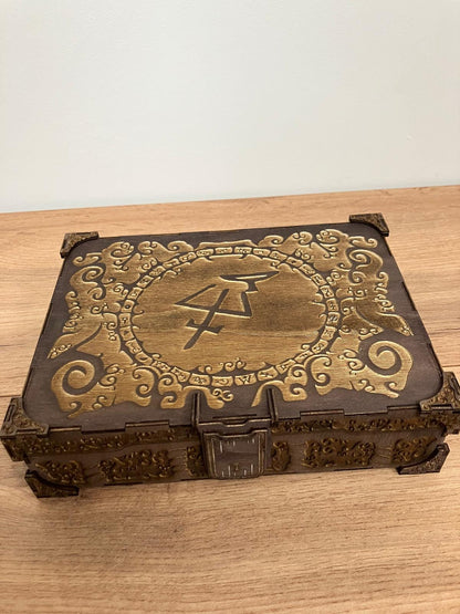 Engraved wooden Box with compartment inserts and integrated hinge and magnetic latch