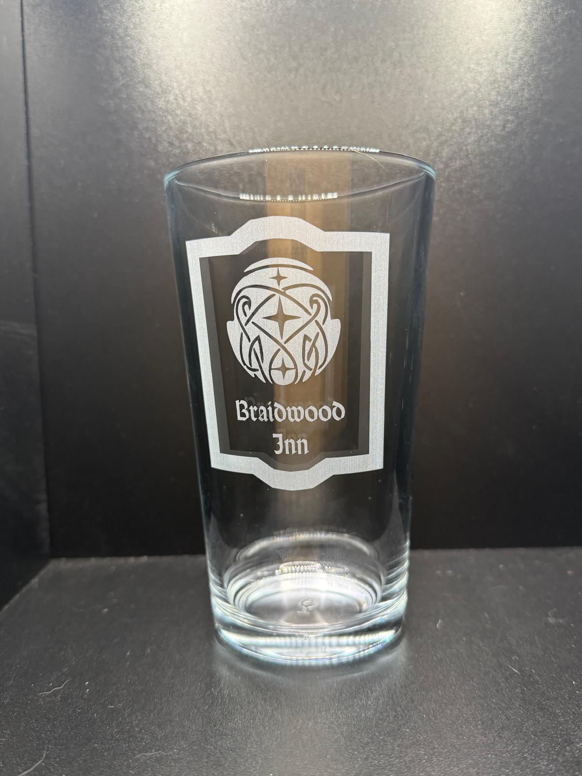 Braidwood Inn - Elder Scrolls Themed - Engraved Pint Glass - Presentation Box