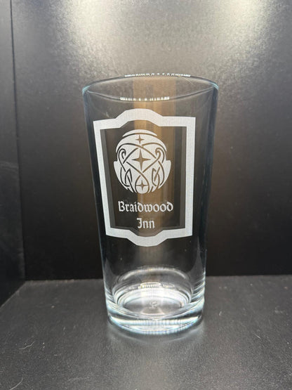 Braidwood Inn - Elder Scrolls Themed - Engraved Pint Glass - Presentation Box