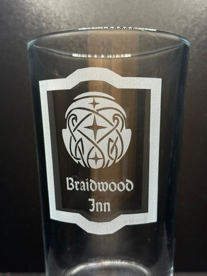 Braidwood Inn - Elder Scrolls Themed - Engraved Pint Glass - Presentation Box