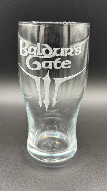 Baldurs Gate 3 - Engraved Pint Glass