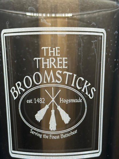 The Three Broomsticks - Pub Sign - Harry Potter - Engraved Pint Glass - Presentation Box