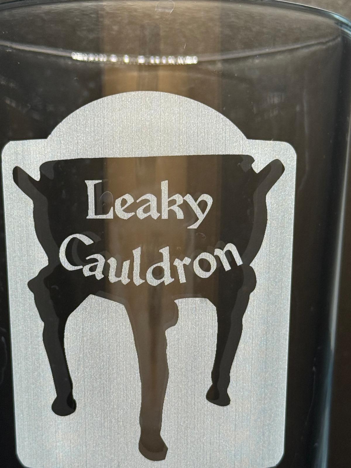 Leaky Cauldron - Pub Sign - Harry Potter - Engraved Pint Glass - Presentation Box