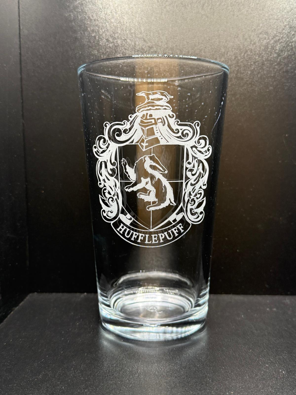 Hufflepuff Shield - Harry Potter - Engraved Pint Glass - Presentation Box