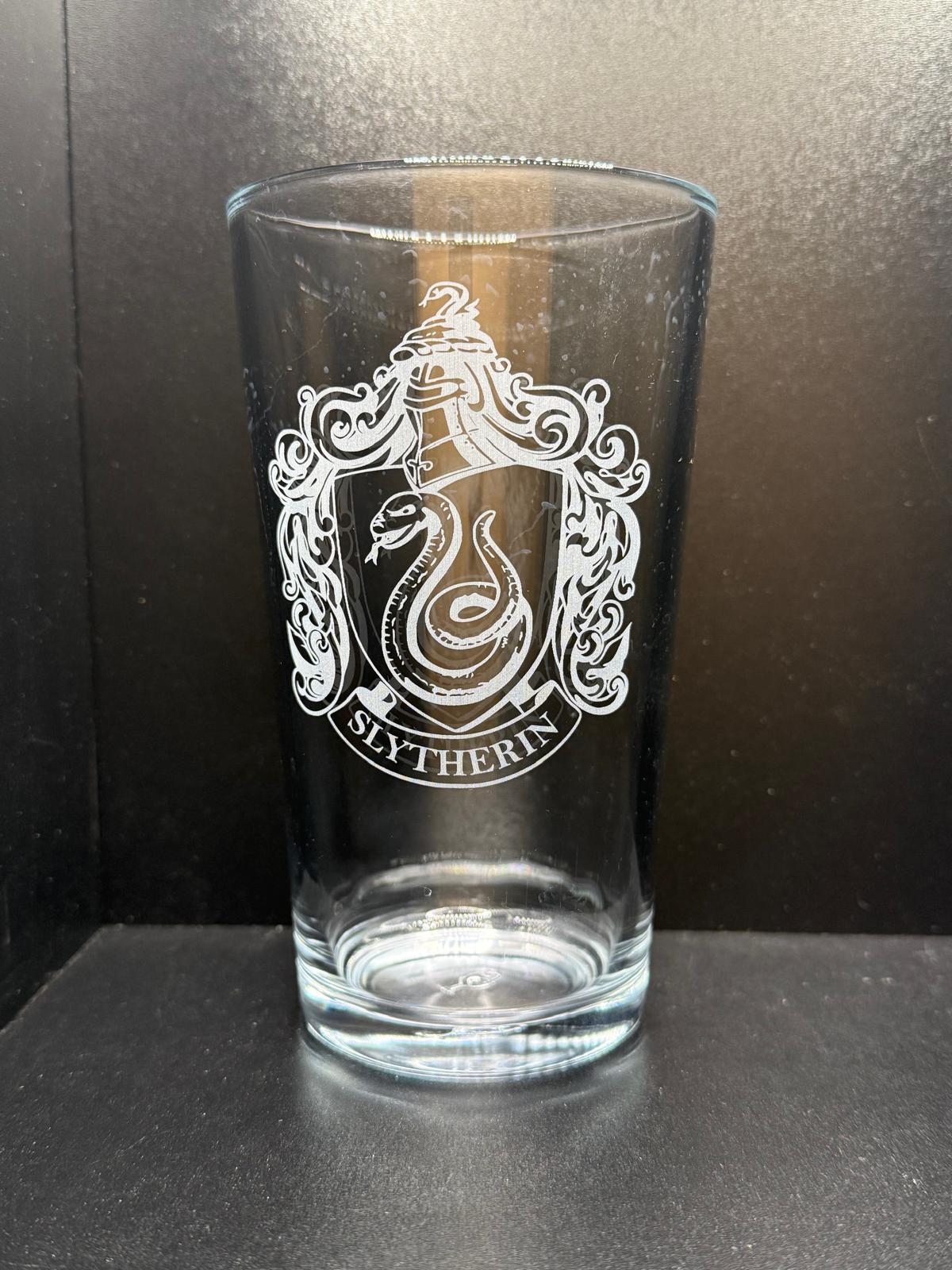 Slytherin Shield - Harry Potter - Engraved Pint Glass - Presentation Box