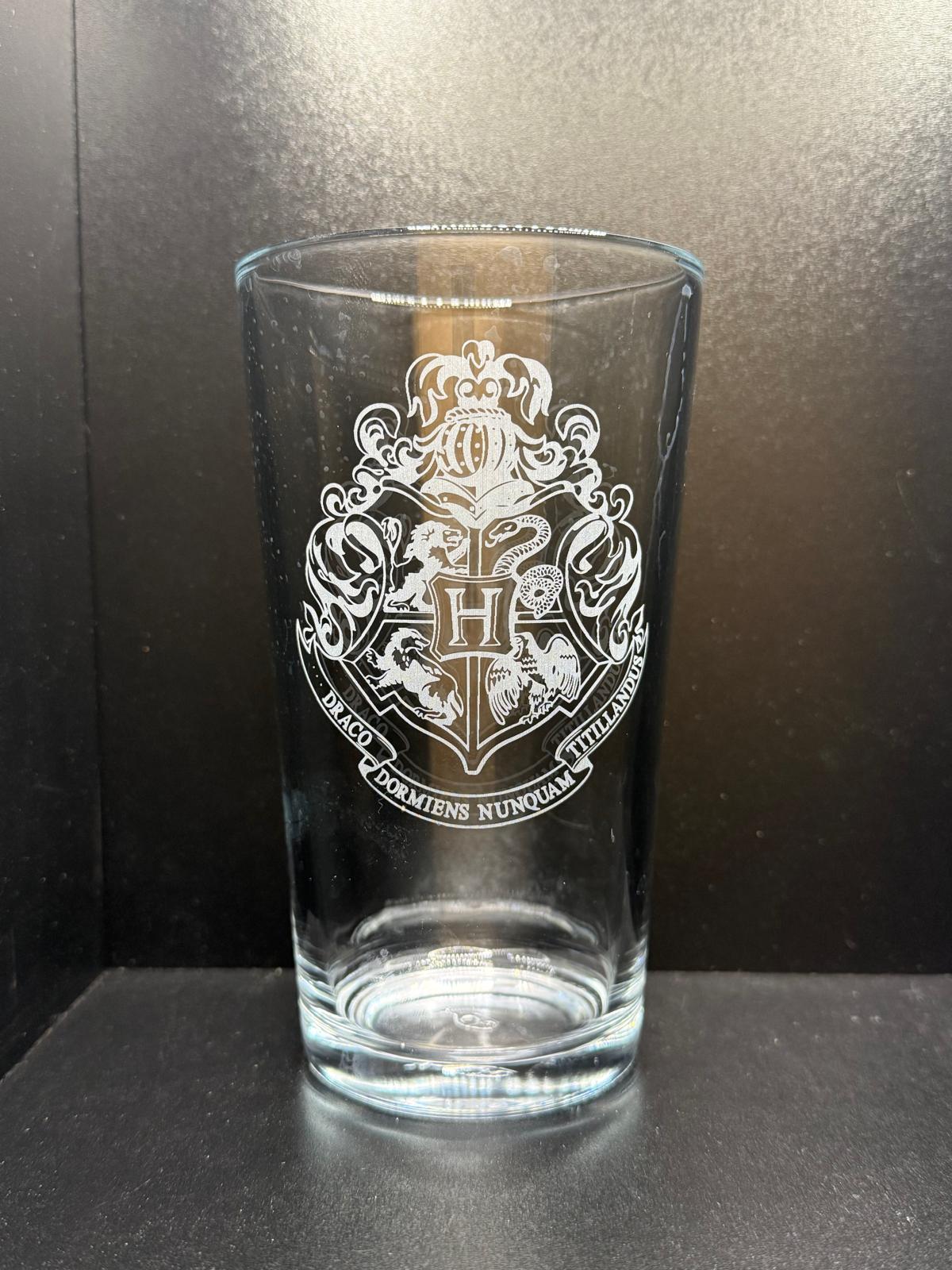Hogwarts Shield - Harry Potter - Engraved Pint Glass - Presentation Box