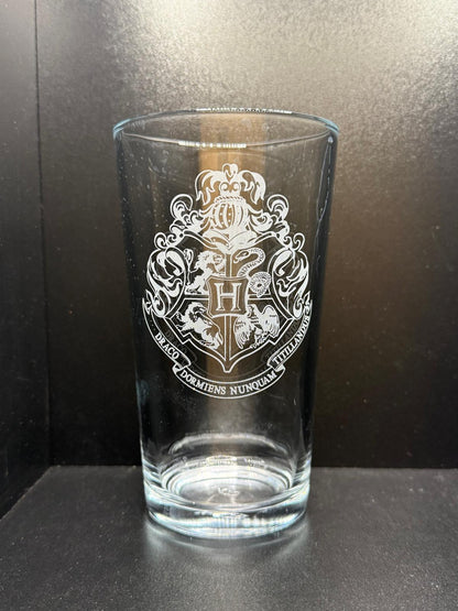 Hogwarts Shield - Harry Potter - Engraved Pint Glass - Presentation Box