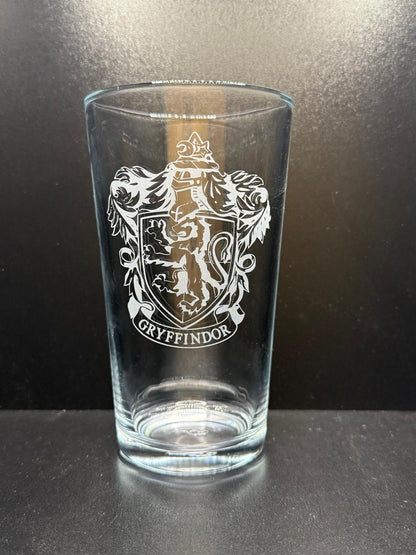 Gryffindor Shield - Harry Potter - Engraved Pint Glass - Presentation Box