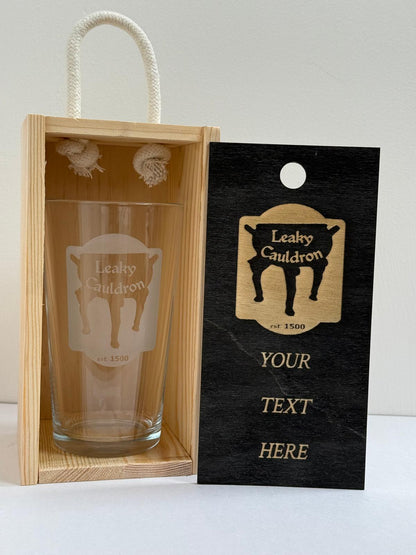 Leaky Cauldron - Pub Sign - Harry Potter - Engraved Pint Glass - Presentation Box
