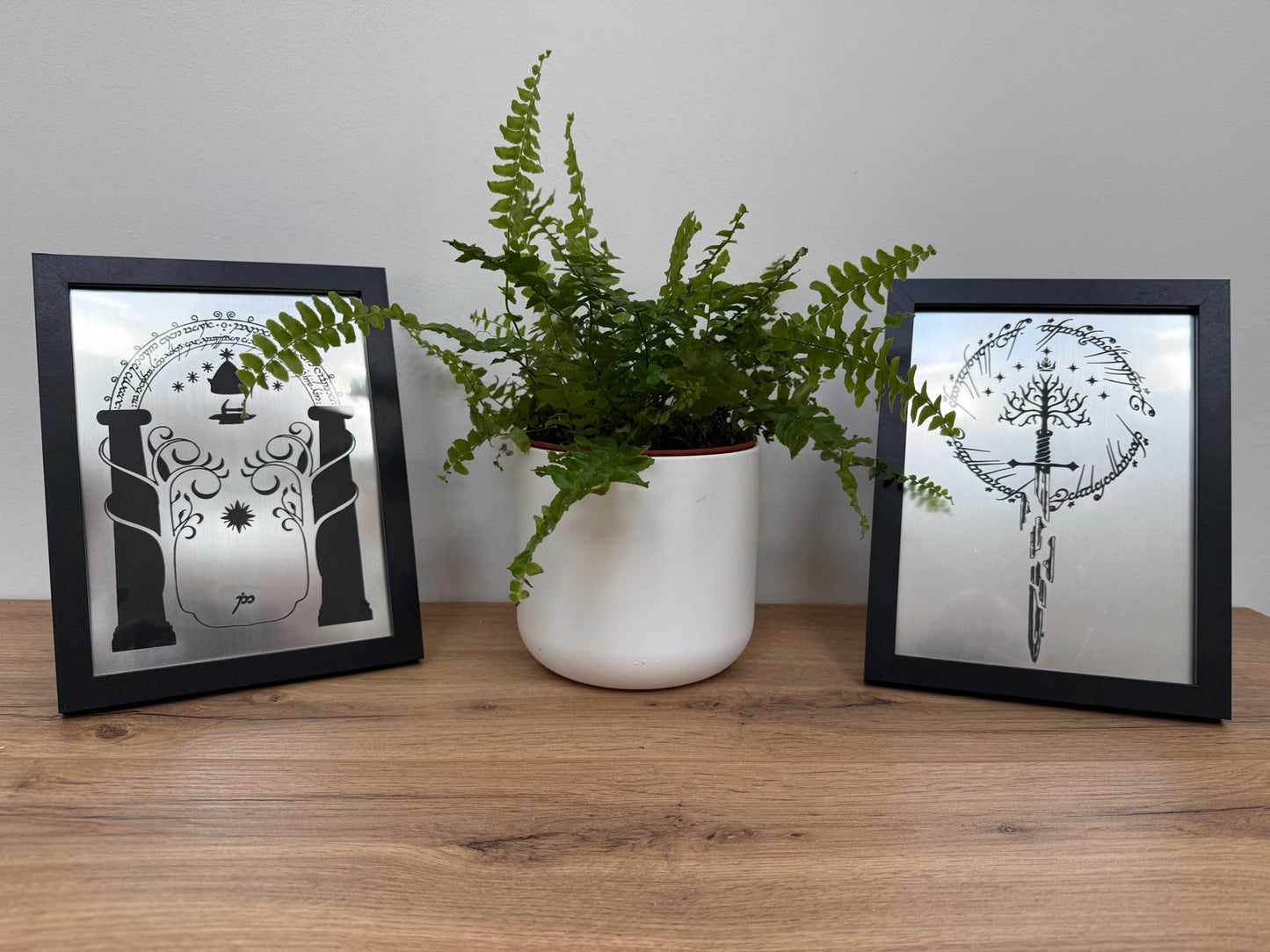 Lord of the Rings themed - Engraved acrylic pictures