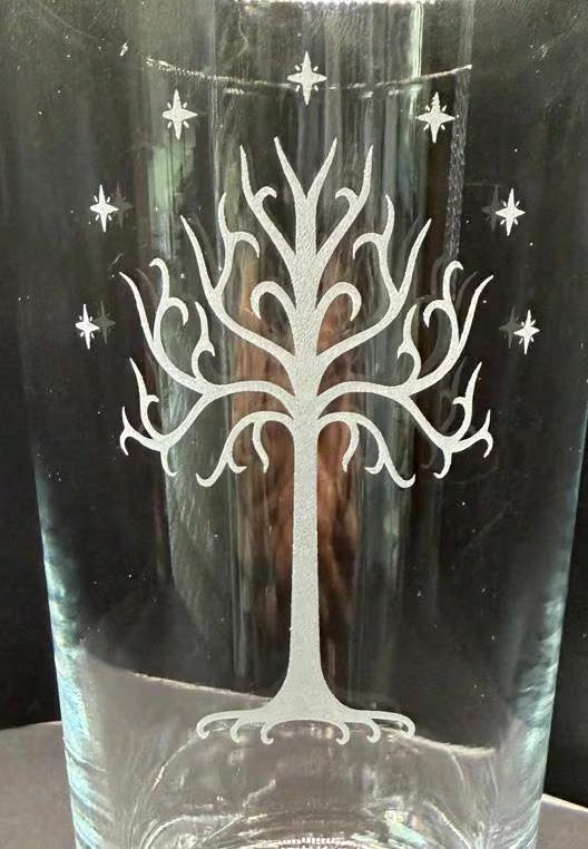 White Tree of Gondor - Engraved Pint Glass - Presentation Box