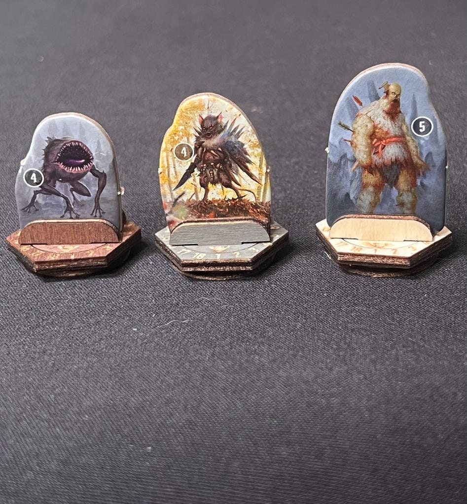 Gloomhaven - Frosthaven - Jaws of the Lion Monster Stand with health dial