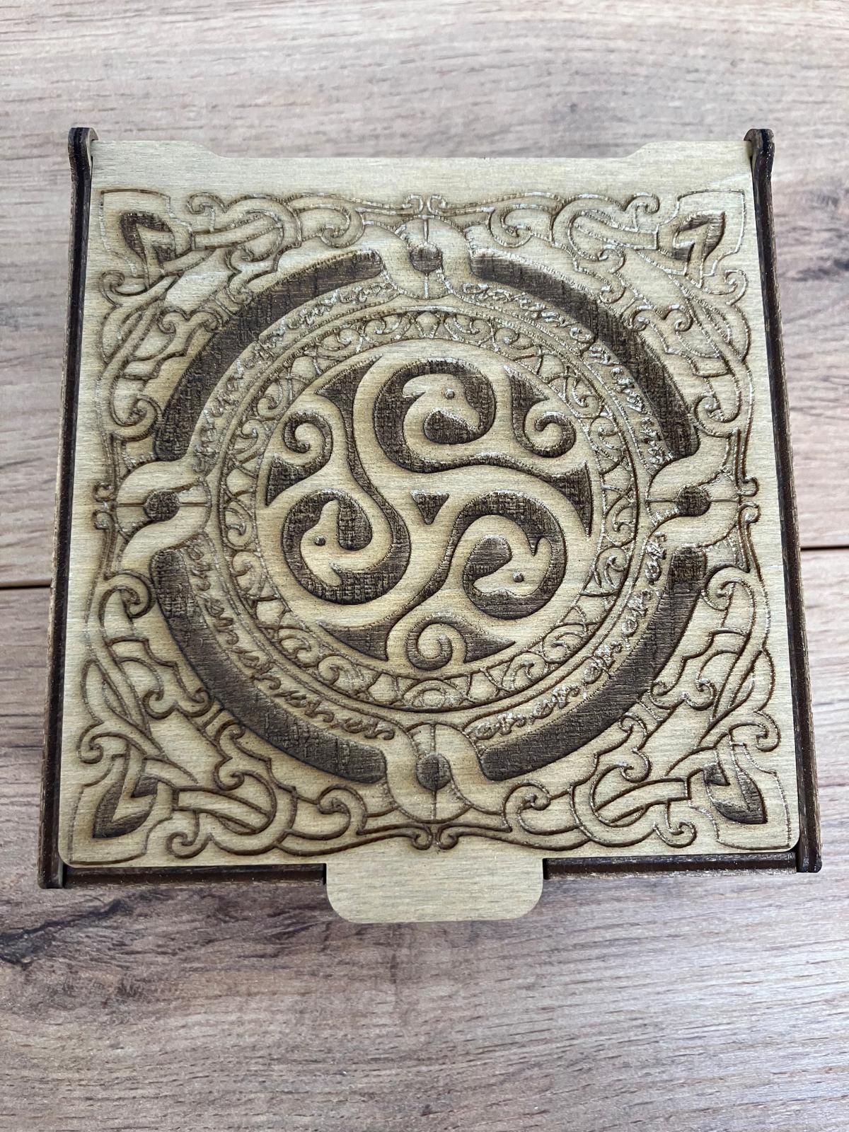 Little Wooden Box with integrated wooden hinge