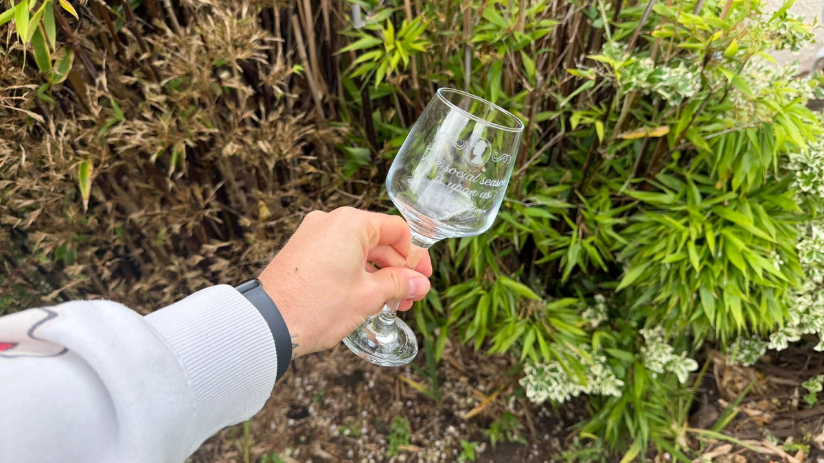 Social Season Engraved Wine Glass