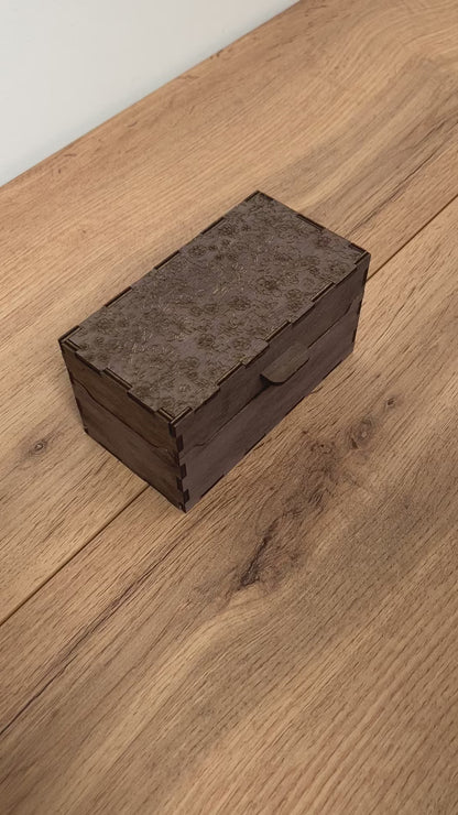 Little Wooden Box with integrated wooden hinge